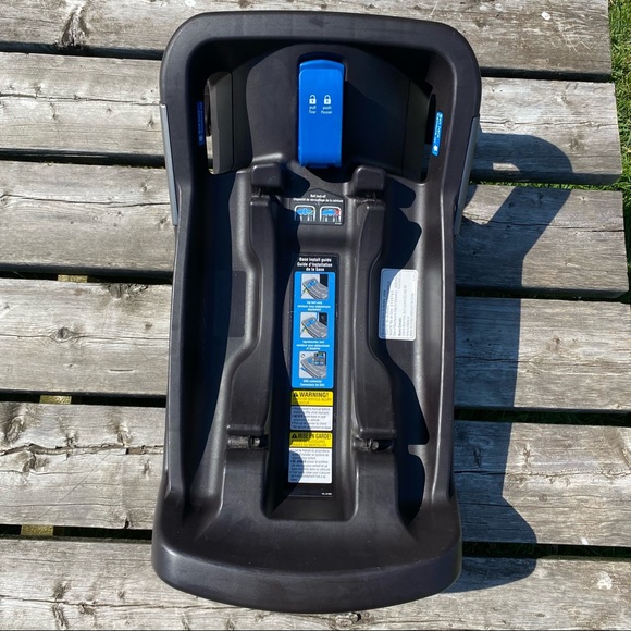 ❌SOLD❌ Nuna Pipa car seat w/ car seat base EUC - Picture 9 of 16